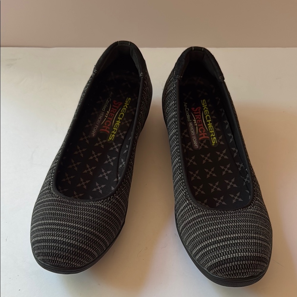 Skechers Black Flats with Textured Design Size 9